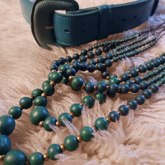 A Full Meal Deal in Teal! - Picture 2 of 7